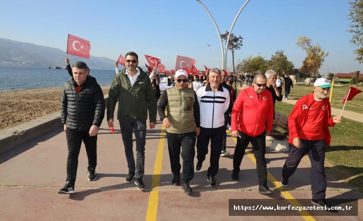 Körfez’de Cumhuriyet Temalı Sabah Yürüyüşü Gerçekleştirildi