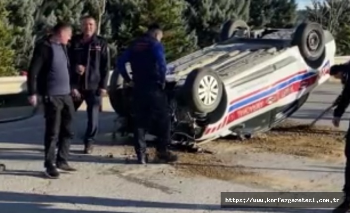 Jandarma Trafik Aracı, Aydınlatma Direğine Çarptı