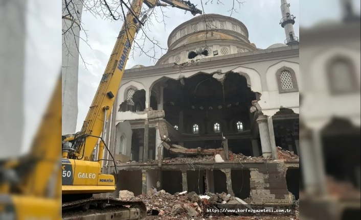 KÖRFEZ, MEHMET AKİF ERSOY CAMİİ, YIKIMI BAŞLADI