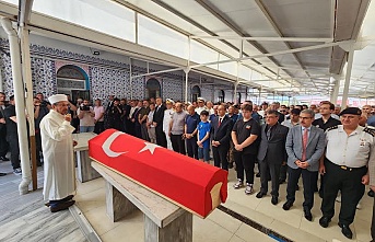 KAYMAKAM ÖZDEMİR, SON YOLCULUĞUNA GÖLCÜK’TEN UĞURLANDI