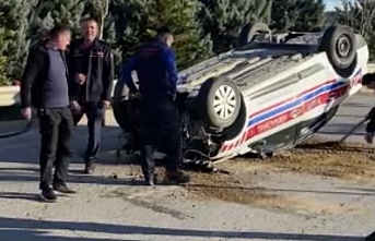 Jandarma Trafik Aracı, Aydınlatma Direğine Çarptı