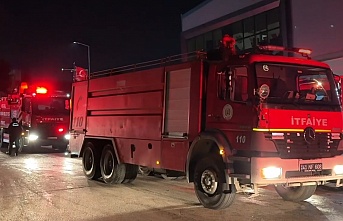 Çayırova'da Geri Dönüşüm Fabrikasında Yangın Çıktı