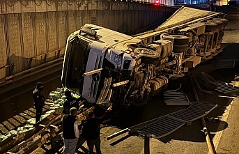 Kocaeli Gebze'de, Tır Devrildi, Ulaşım Aksadı